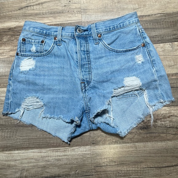 Levi's Pants - Levi's Jean Short Size W27